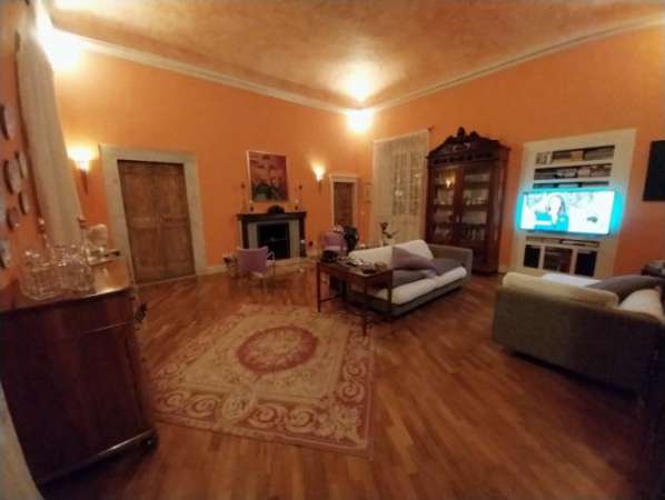 Foto Carrara-Appartamento Reale