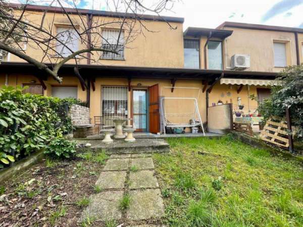 Foto Casa Bi - Trifamiliare in Vendita a Brescia San Polo