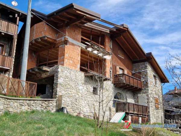 Foto Casa Bi - Trifamiliare in Vendita a Edolo Localit� Plerio