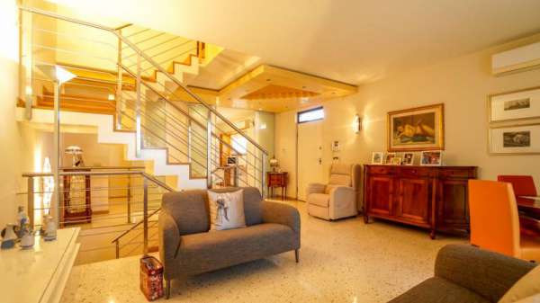Foto Casa Bi - Trifamiliare in Vendita a San Bonifacio San Bonifacio - Centro