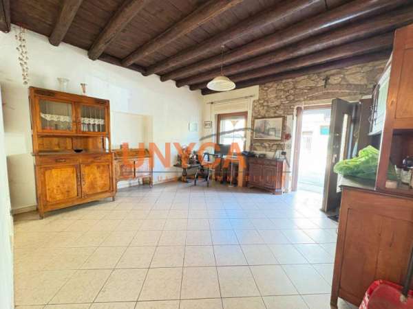 Foto Casa Bi - Trifamiliare in Vendita a Verona Madonna di Campagna