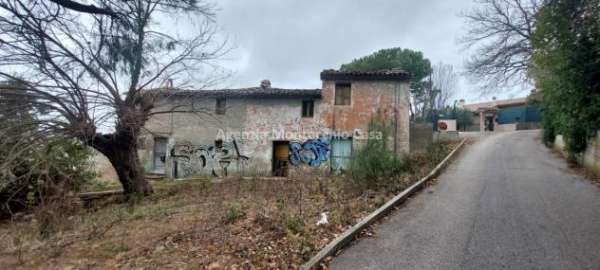 Foto Casa colonica da ristrutturare