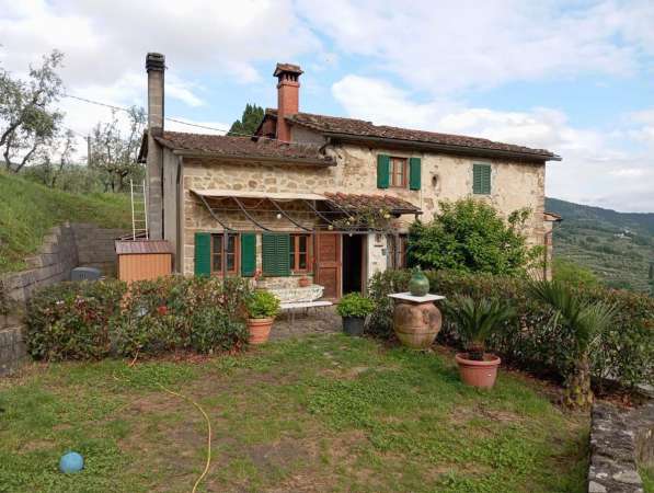 Foto Casa colonica in vendita a Pistoia