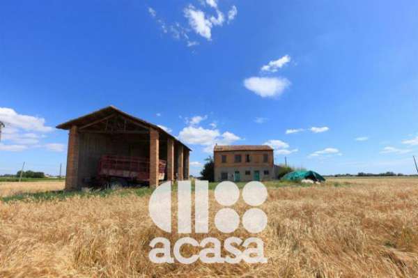 Foto CASA COLONICA NON VINCOLATA CON FIENILE