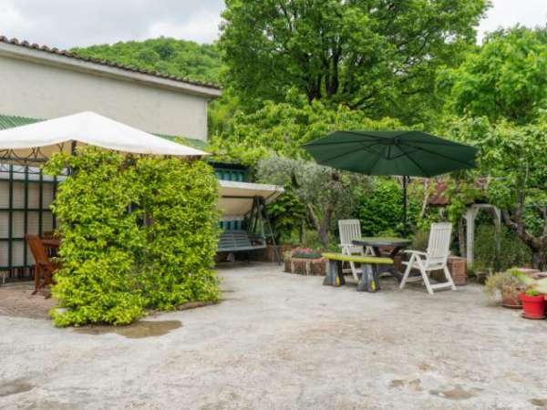 Foto Casa di campagna in Strada Statale Dir. Valle Volturno