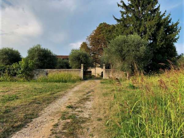 Foto Casa di campagna in Via Monterosa