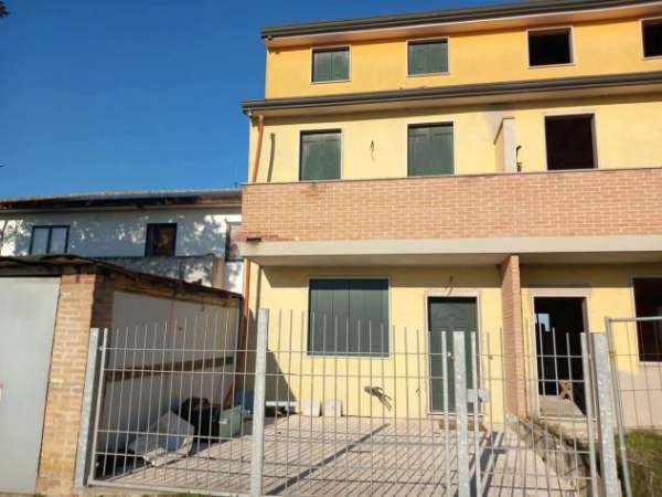Foto Casa Indipendente - Chioggia . Rif.: 1920VRG