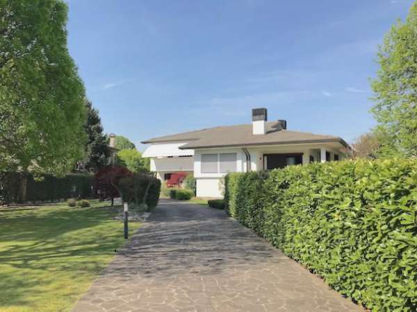 Foto Casa Indipendente - Salgareda . Rif.: 106 SN-SAL