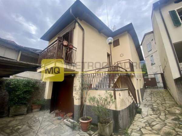 Foto Casa Indipendente 4 locali - Rif. Germanedo260