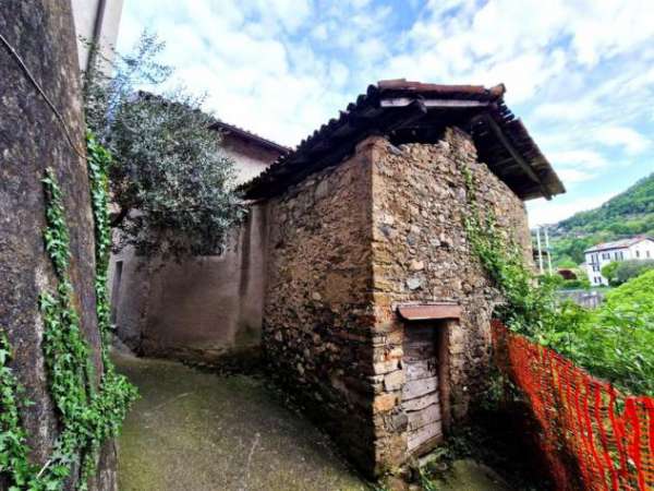 Foto CASA INDIPENDENTE DA RISTRUTTURARE A CALOLZIO Lorentino
