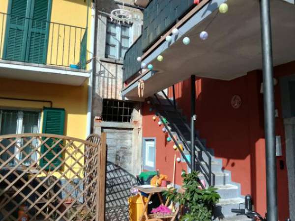 Foto Casa indipendente di 140 m con 3 locali in vendita a Bodio Lomnago