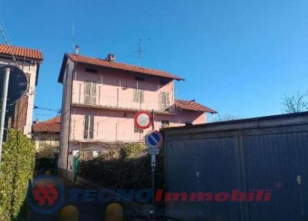 Foto Casa indipendente di 180 m con pi� di 5 locali e posto auto in vendita a Ciri�
