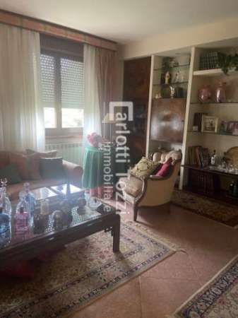 Foto CASA INDIPENDENTE di 6 vani e di 250 mq (GROSSETO) rif. 03540