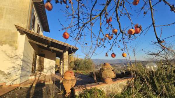 Foto CASA INDIPENDENTE di 7 vani e di 249 mq (FIGLINE E INCISA VALDARNO) rif. V-2297