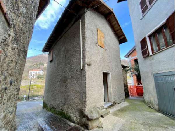 Foto Casa indipendente di 80 m con 4 locali in vendita a Calolziocorte