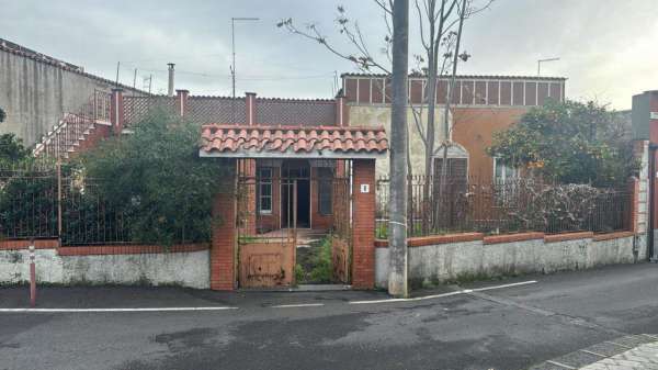 Foto Casa indipendente in vendita a Aci Bonaccorsi
