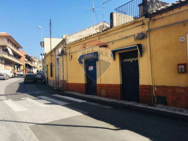 Foto Casa Indipendente in vendita a Aci Castello, Ficarazzi