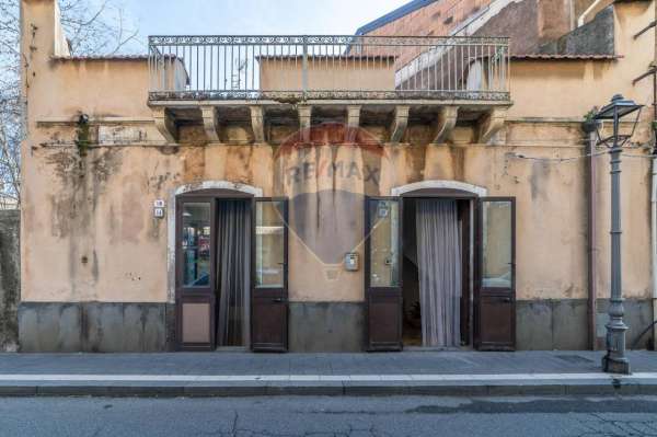 Foto Casa indipendente in vendita a Aci Catena