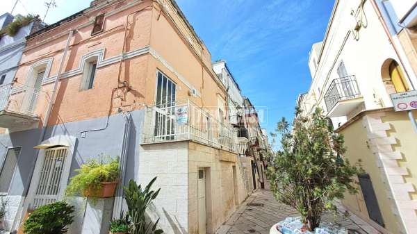 Foto Casa indipendente in vendita a Adelfia