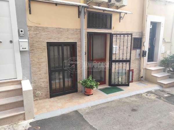 Foto Casa indipendente in vendita a Adelfia