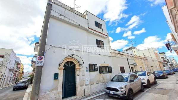 Foto Casa indipendente in vendita a Adelfia