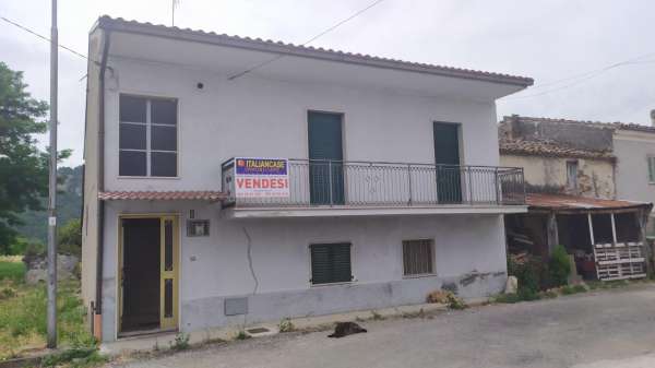 Foto Casa indipendente in vendita a Alanno