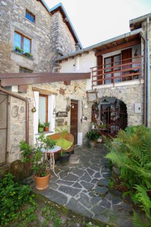 Foto Casa indipendente in vendita a Alta Valle Intelvi