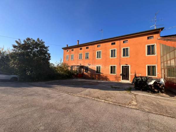 Foto Casa indipendente in vendita a Altavilla Vicentina