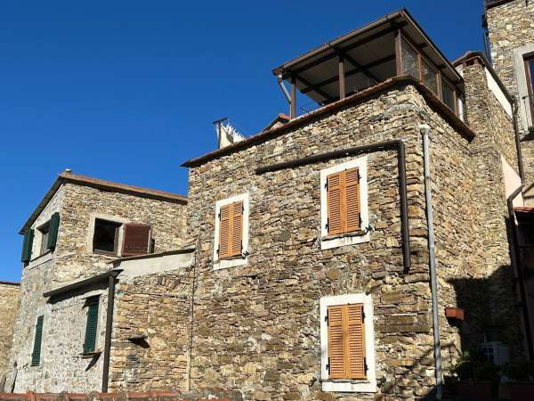 Foto Casa indipendente in vendita a Andora