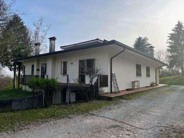 Foto Casa indipendente in vendita a Aviano