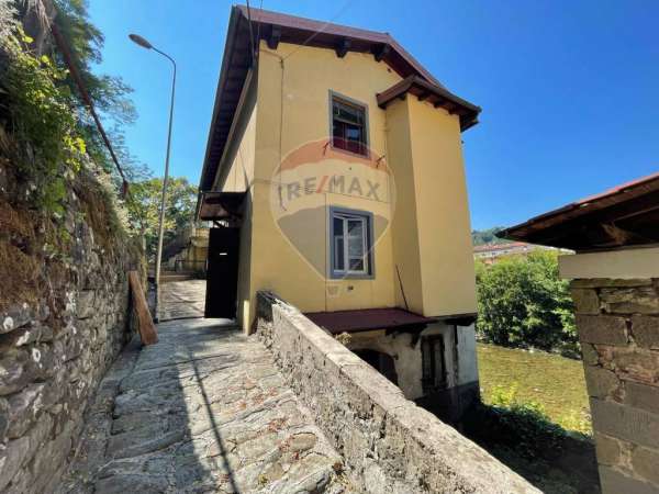 Foto Casa indipendente in vendita a Bagni Di Lucca
