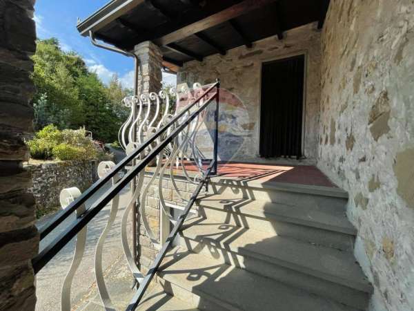 Foto Casa indipendente in vendita a Bagni Di Lucca
