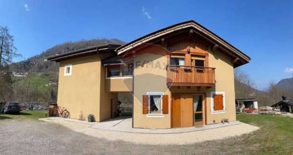 Foto Casa indipendente in vendita a Bagolino