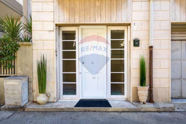 Foto Casa indipendente in vendita a Bari