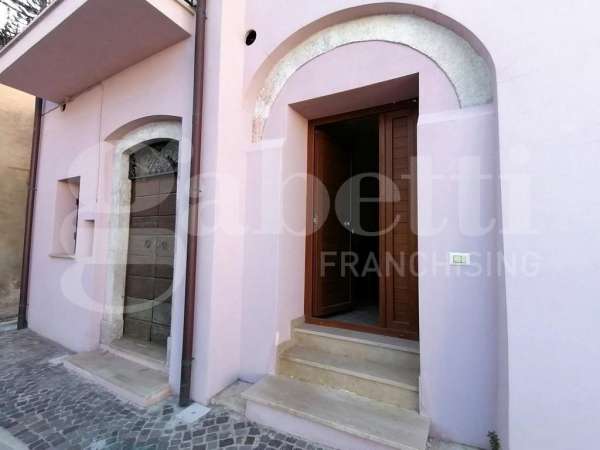 Foto Casa indipendente in vendita a Barisciano