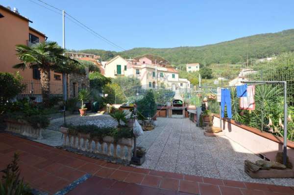 Foto Casa indipendente in vendita a Bergeggi
