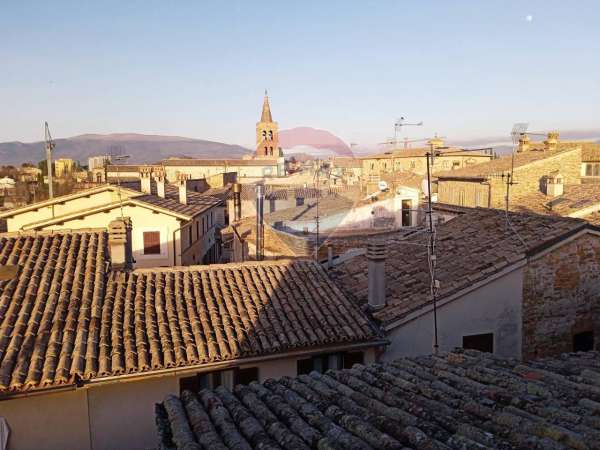 Foto Casa indipendente in vendita a Bevagna