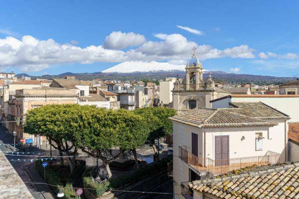 Foto Casa indipendente in vendita a Biancavilla