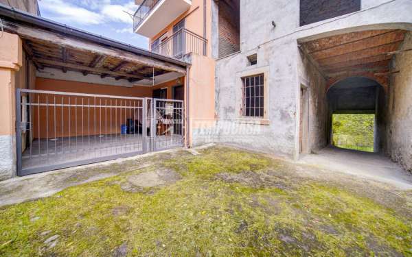 Foto Casa indipendente in vendita a Biandronno