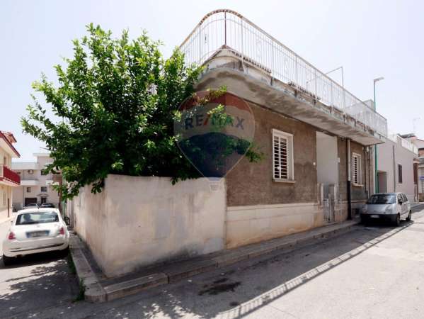 Foto Casa indipendente in vendita a Bitetto