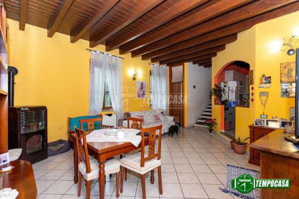 Foto Casa indipendente in vendita a Boffalora Sopra Ticino