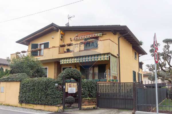 Foto Casa indipendente in vendita a Brembate