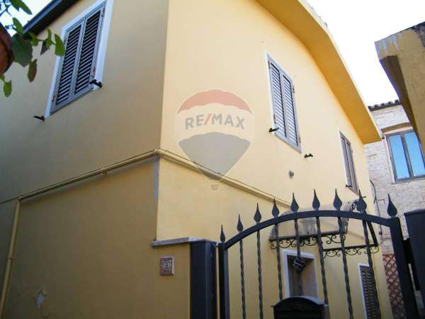 Foto Casa indipendente in vendita a Bucchianico