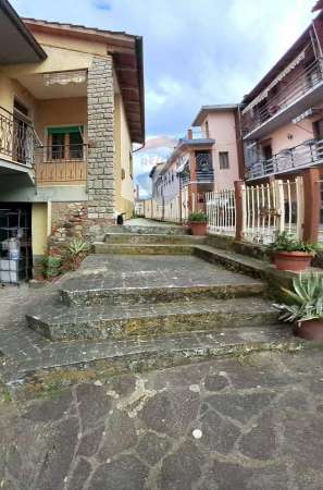 Foto Casa indipendente in vendita a Bucine