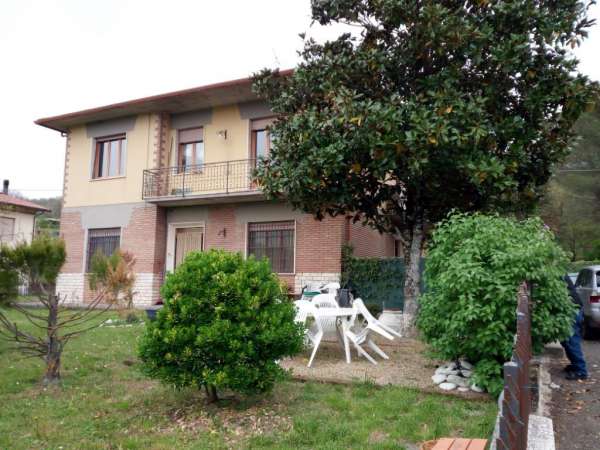 Foto Casa indipendente in vendita a Bucine