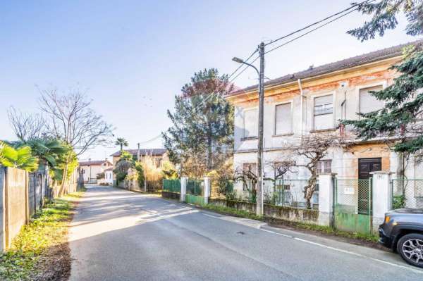 Foto Casa indipendente in vendita a Busto Arsizio