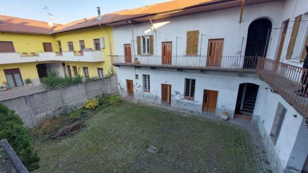 Foto Casa indipendente in vendita a Busto Arsizio