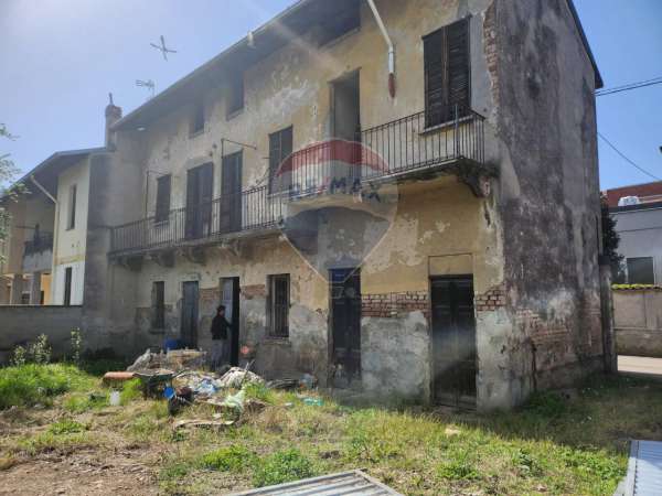 Foto Casa indipendente in vendita a Busto Arsizio