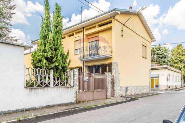 Foto Casa indipendente in vendita a Busto Arsizio