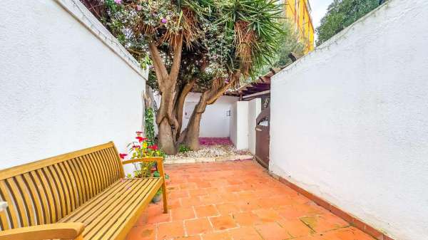 Foto Casa indipendente in vendita a Cagliari